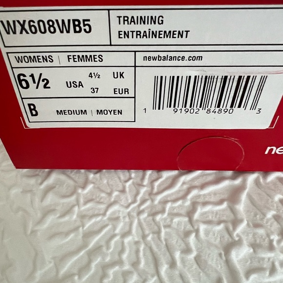 NWT NEW BALANCE Sneakers - Picture 4 of 5